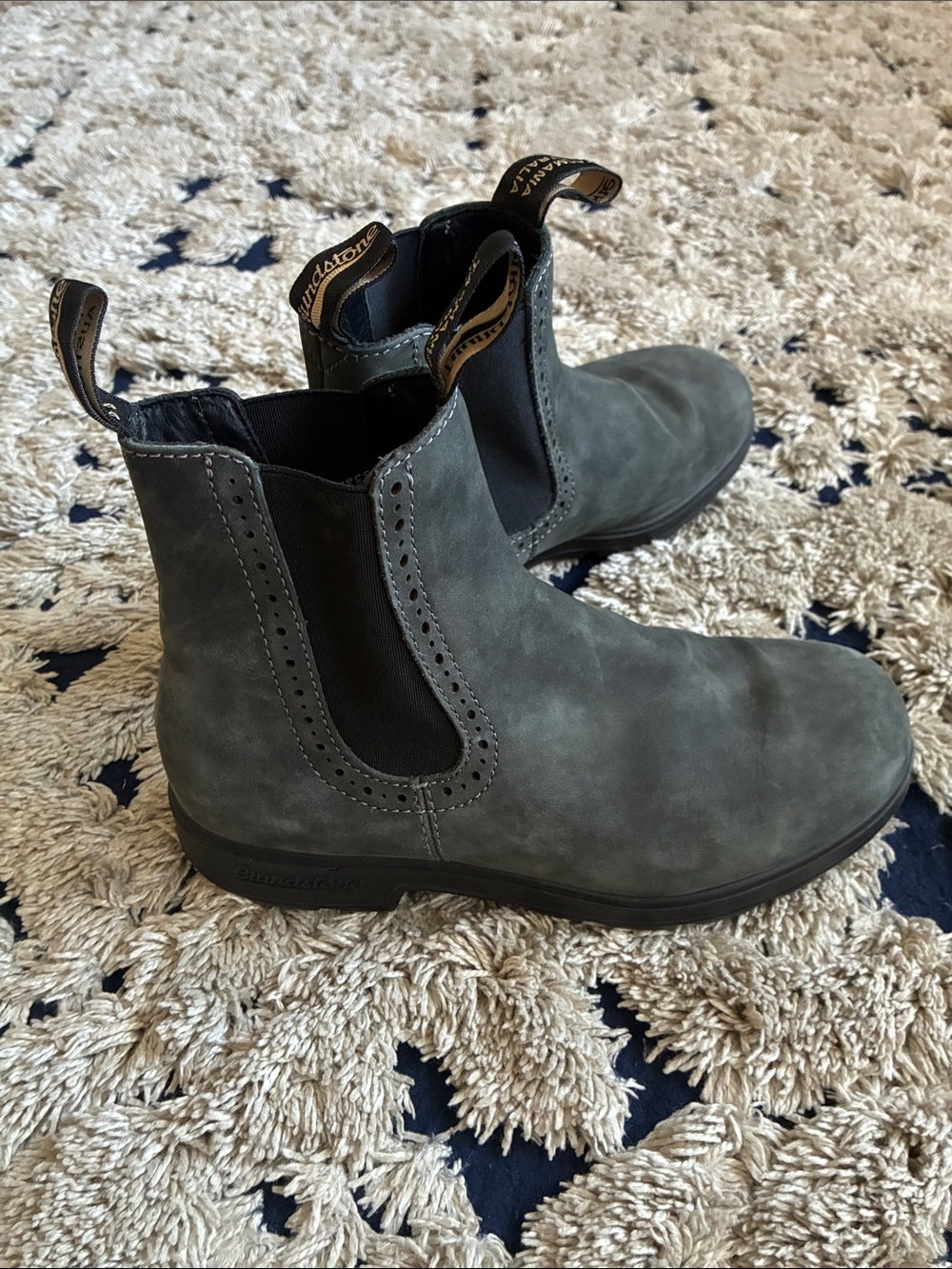 Women’s Originals #1630
High Top Boots
Color: Rustic Black
Size: 9